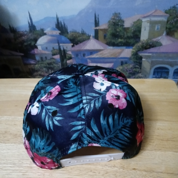 🧢⛵PEACE.LOVE.$$$ CAP⚾⚽🏈🏀🎮 - Picture 9 of 16